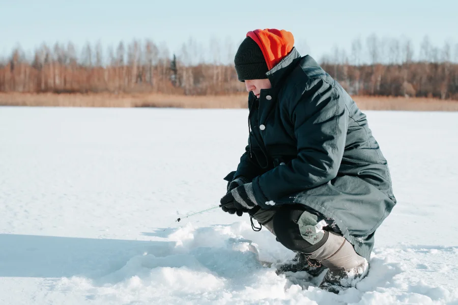 Summer vs Winter Fishing in Quebec: The Key Differences