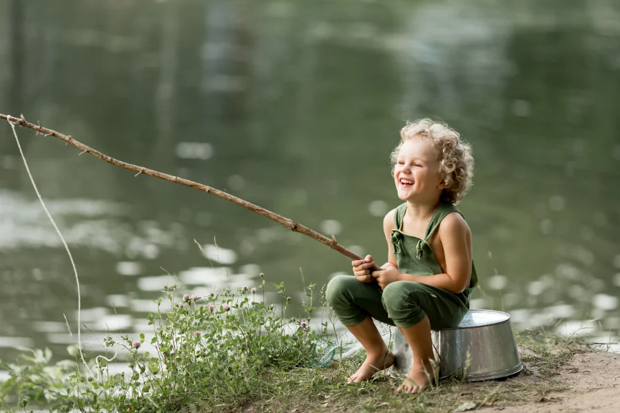 How to Introduce a Child to Fishing in Quebec? The Complete Guide
